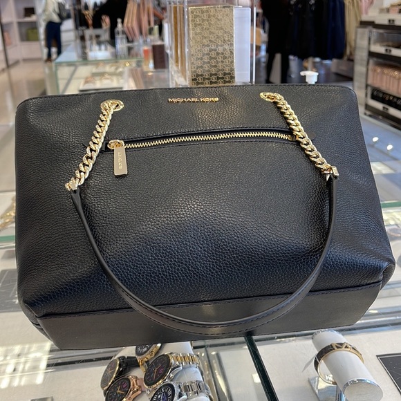 MICHAEL KORS
Jet Set Medium Front Zip Pebbled Leather Chain Tote Bag
Black - Picture 3 of 16